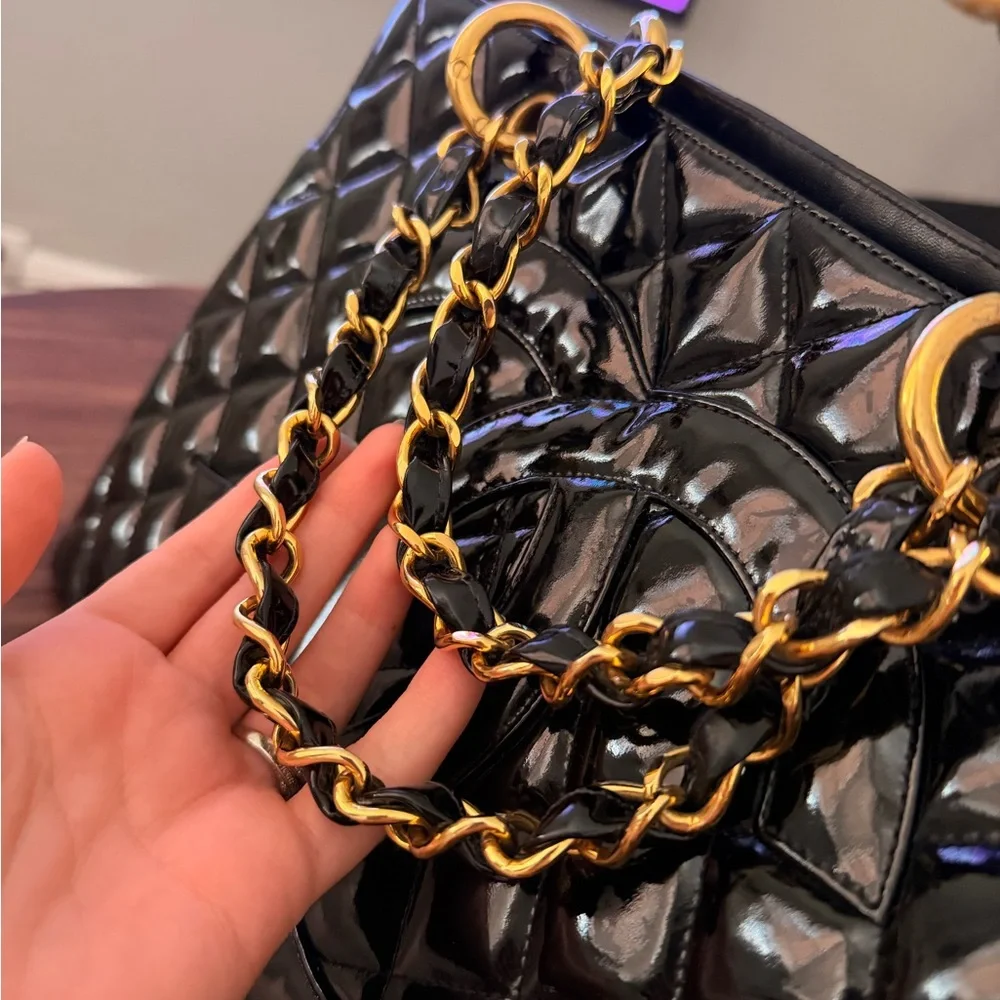 Rare Vintage Chanel Black Quilted Women's Bag! Great condition!